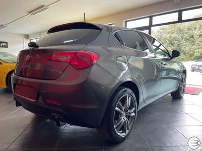Alfa Romeo Giulietta 2.0 JTDm-2 Exclusive 140cv (5)