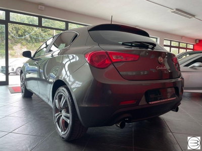 Alfa Romeo Giulietta 2.0 JTDm-2 Exclusive 140cv (7)