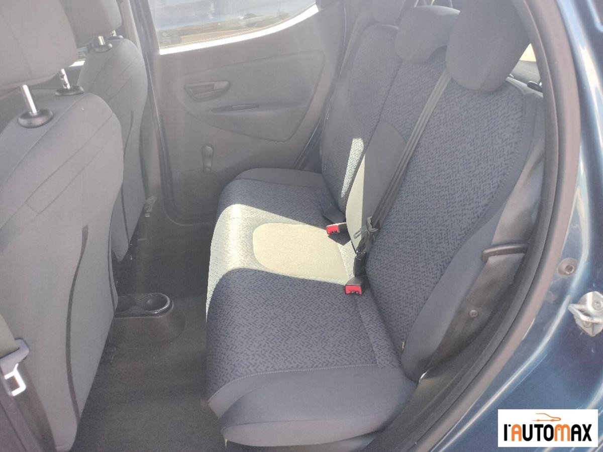 Lancia Ypsilon 1.0 FireFly 5 porte S&S Hybrid Ecochic Silver (10)