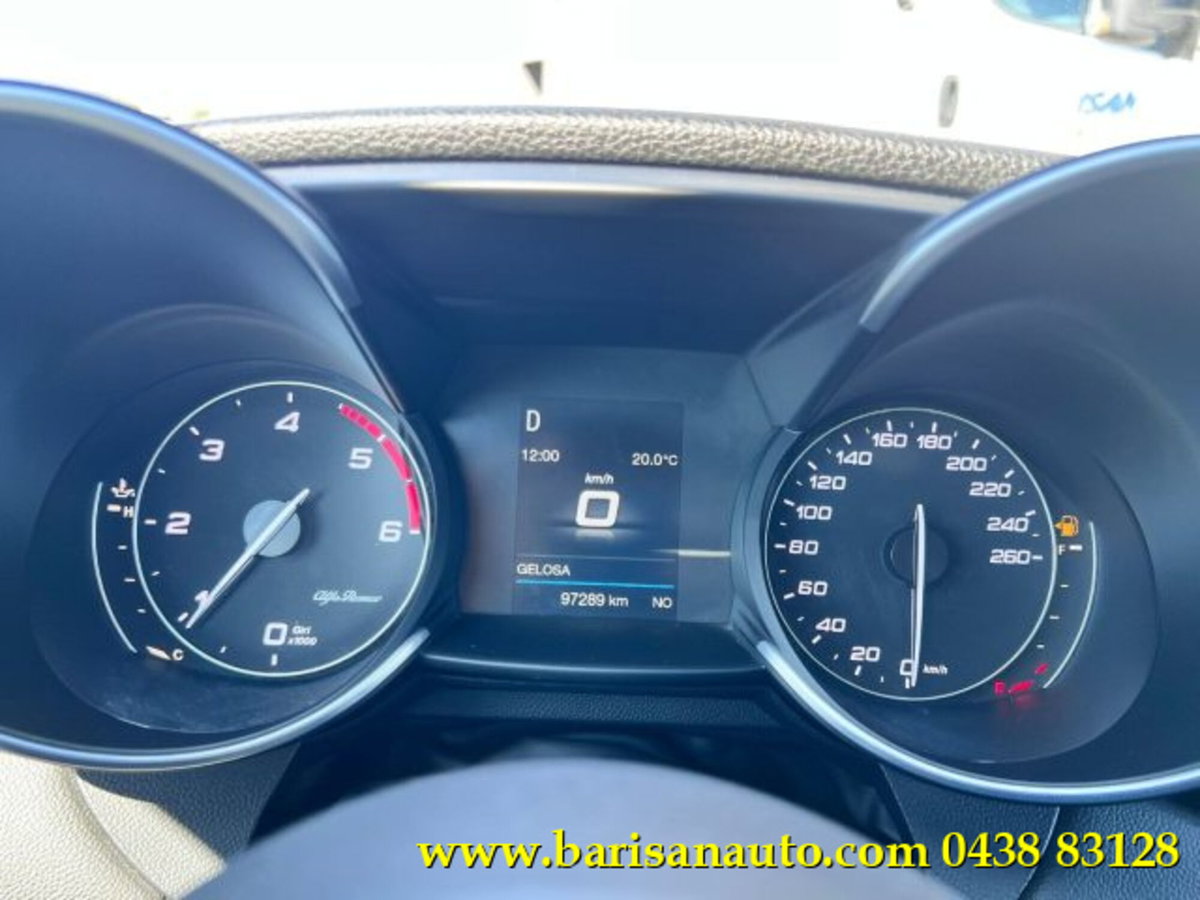 Alfa Romeo Giulia 2.2 Turbodiesel 160 CV AT8 Super (9)