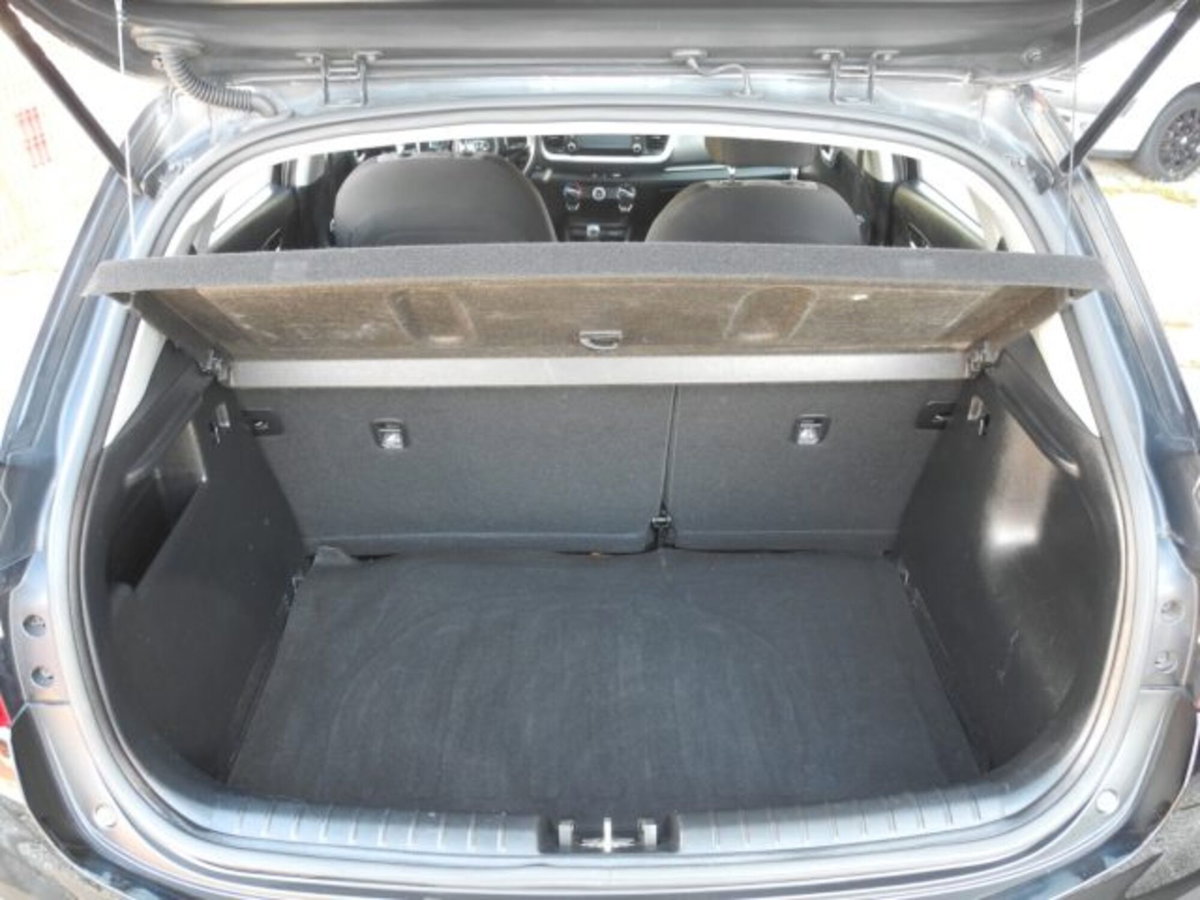 Kia Stonic 1.6 CRDi 110 CV Urban (13)