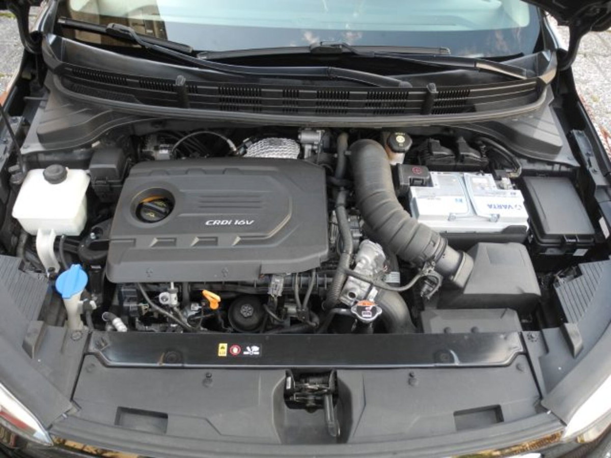 Kia Stonic 1.6 CRDi 110 CV Urban (14)