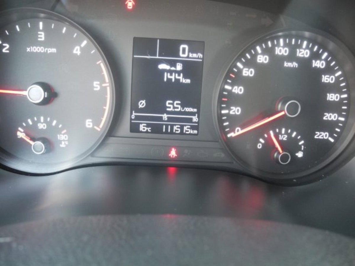 Kia Stonic 1.6 CRDi 110 CV Urban (16)
