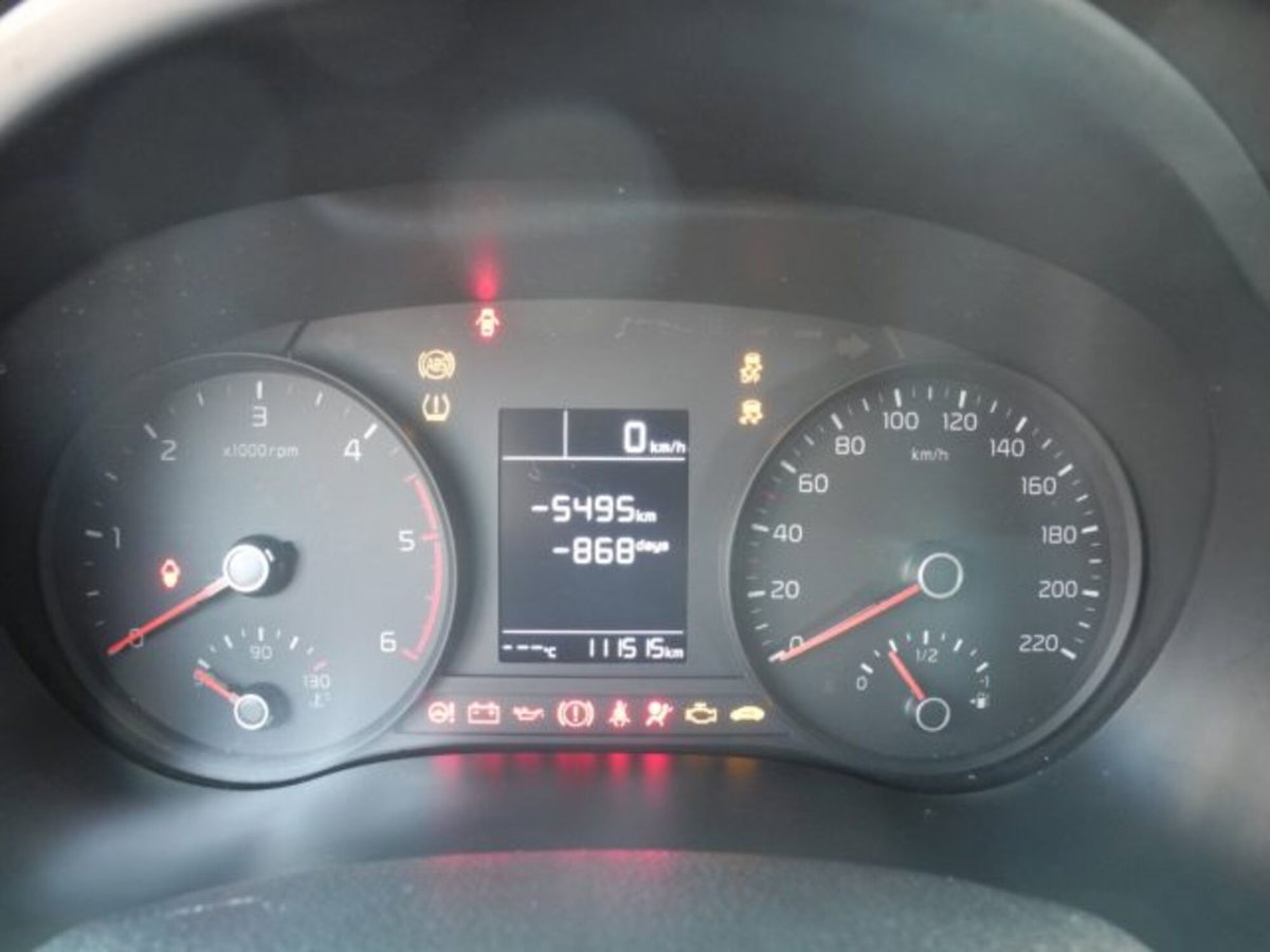 Kia Stonic 1.6 CRDi 110 CV Urban (17)