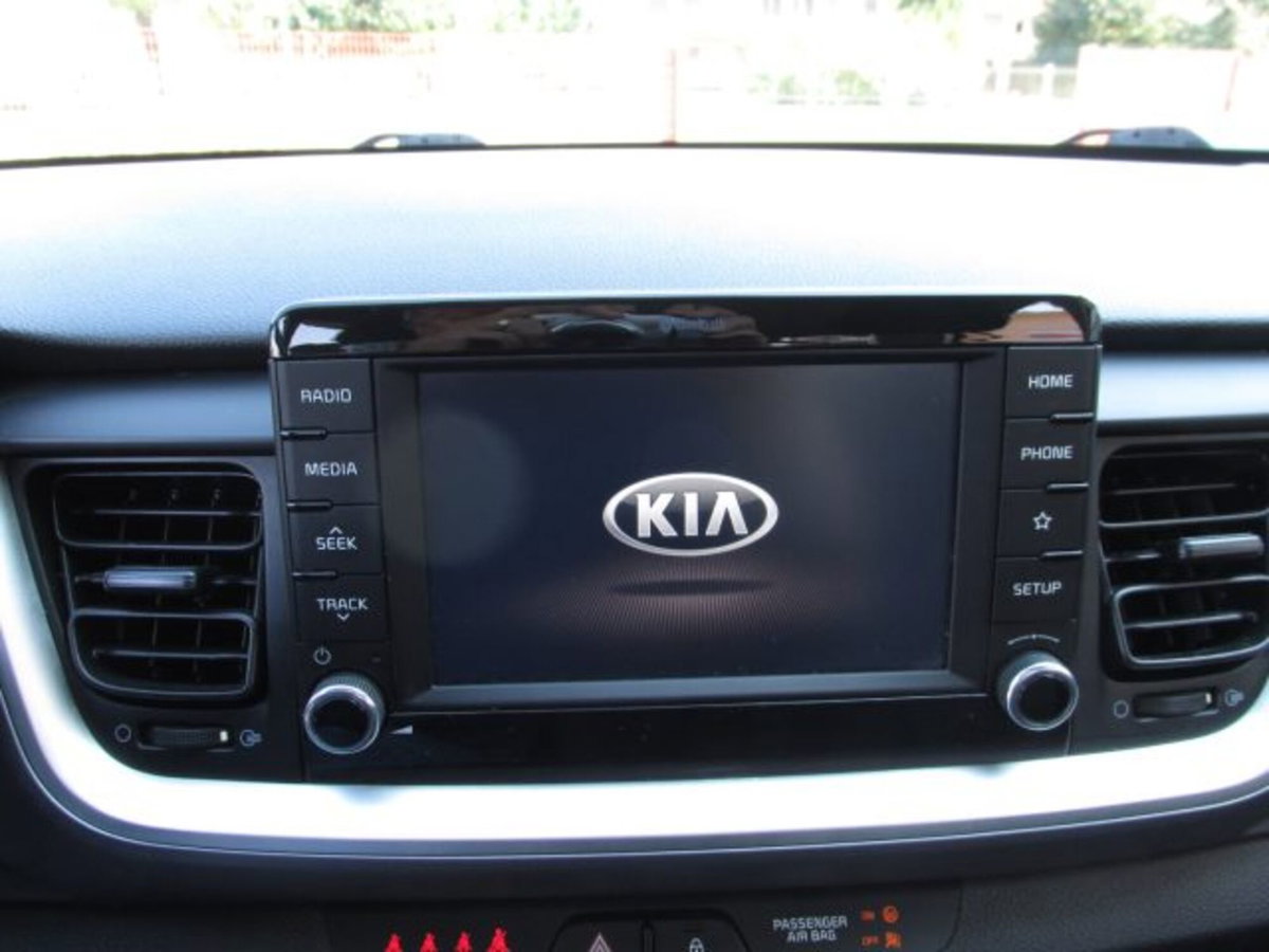 Kia Stonic 1.6 CRDi 110 CV Urban (19)
