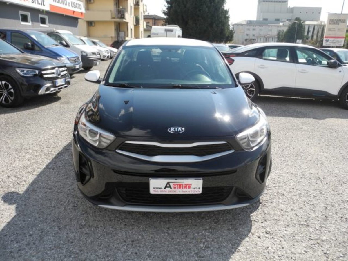 Kia Stonic 1.6 CRDi 110 CV Urban (3)
