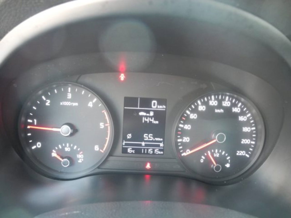 Kia Stonic 1.6 CRDi 110 CV Urban (6)