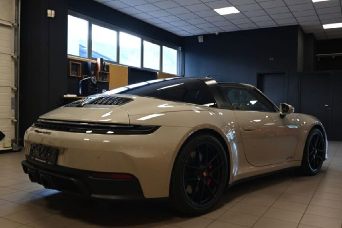 Porsche 911 Cabrio Targa 3.6 4 GTS auto (3)