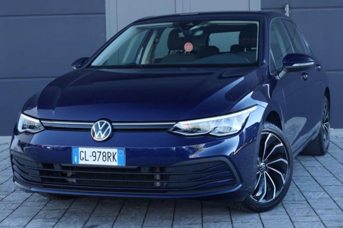 Volkswagen Golf Variant 1.0 eTSI EVO DSG Life (2)