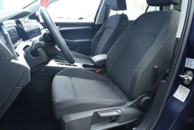 Volkswagen Golf Variant 1.0 eTSI EVO DSG Life (6)