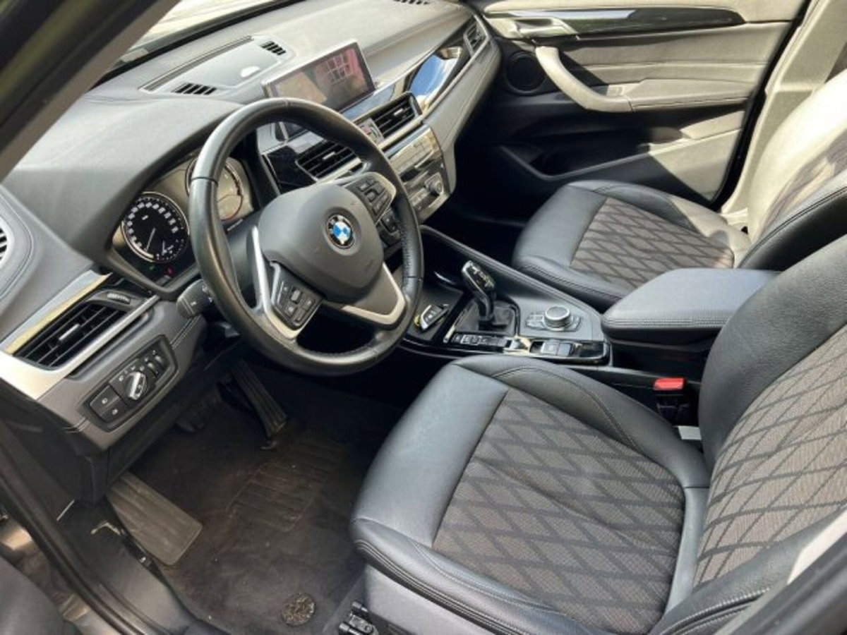BMW X1 sDrive18d xLine Plus (14)