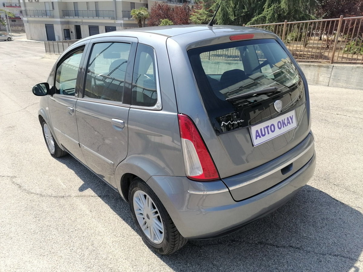Lancia Musa 1.3 Mjt 95 CV DFN Gold (6)