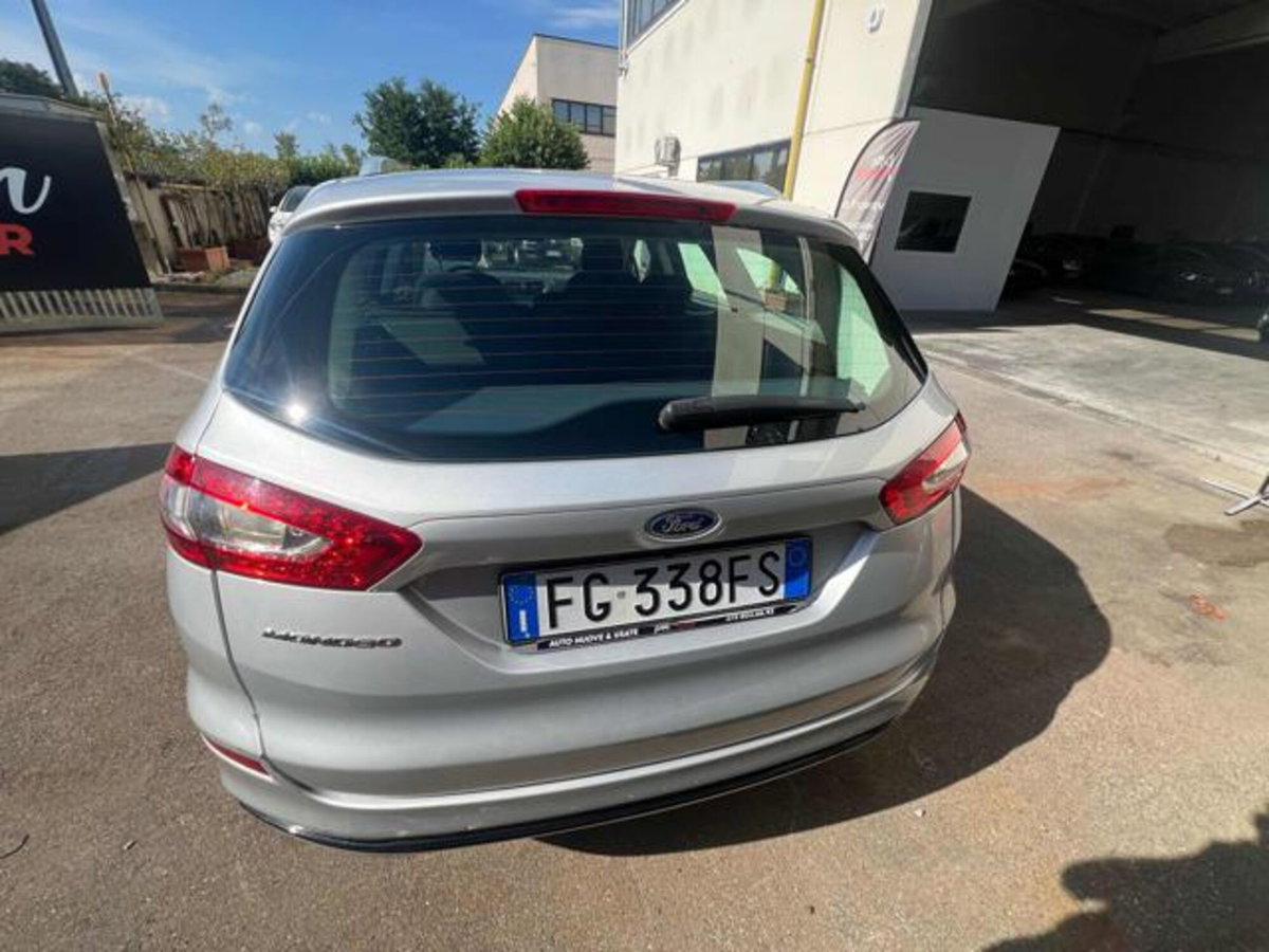 Ford Mondeo 2.0 TDCi 150 CV S&S Powershift 4 porte Vignale (6)