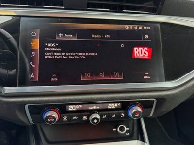 Audi Q3 2.0 TDI 150 CV Business (15)