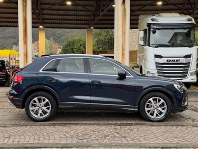 Audi Q3 2.0 TDI 150 CV Business (4)