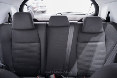 Peugeot 208 82 5 porte Access (19)