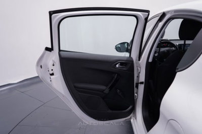 Peugeot 208 82 5 porte Access (20)