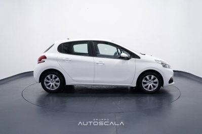 Peugeot 208 82 5 porte Access (7)