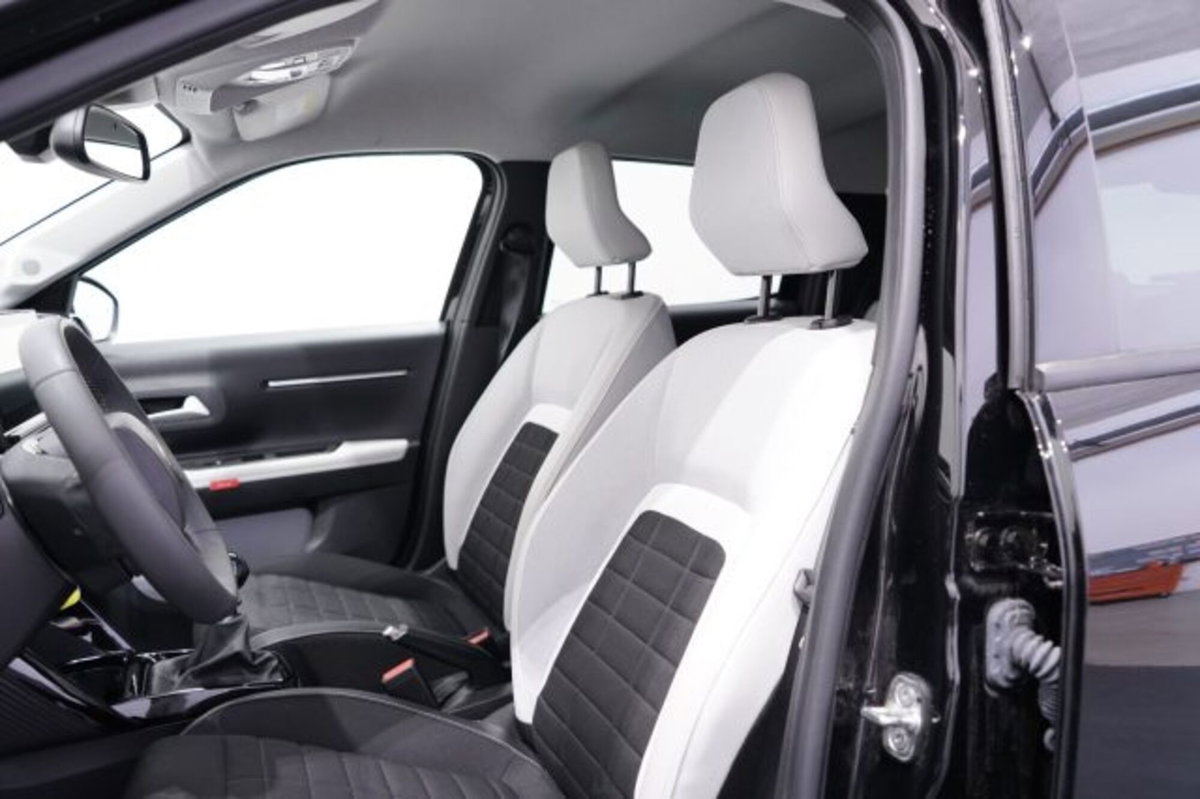 Citroen C3 1.2 puretech turbo Max 100cv s&s (10)
