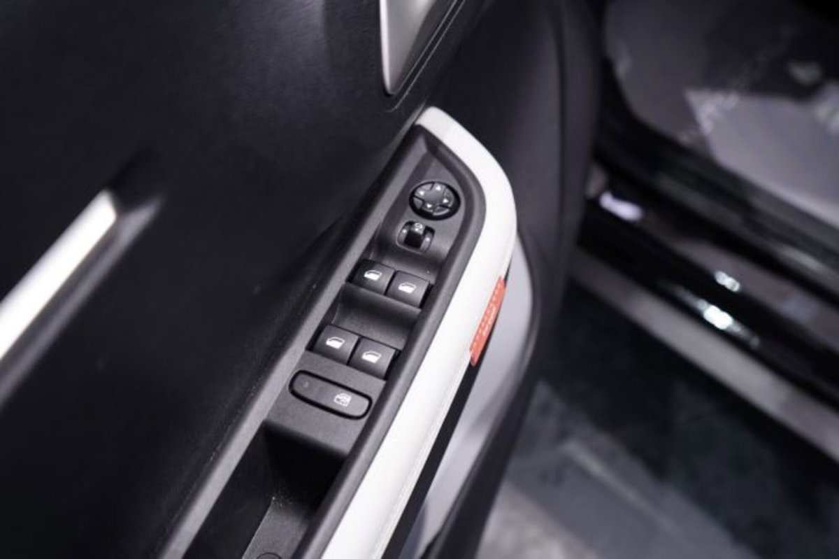 Citroen C3 1.2 puretech turbo Max 100cv s&s (9)