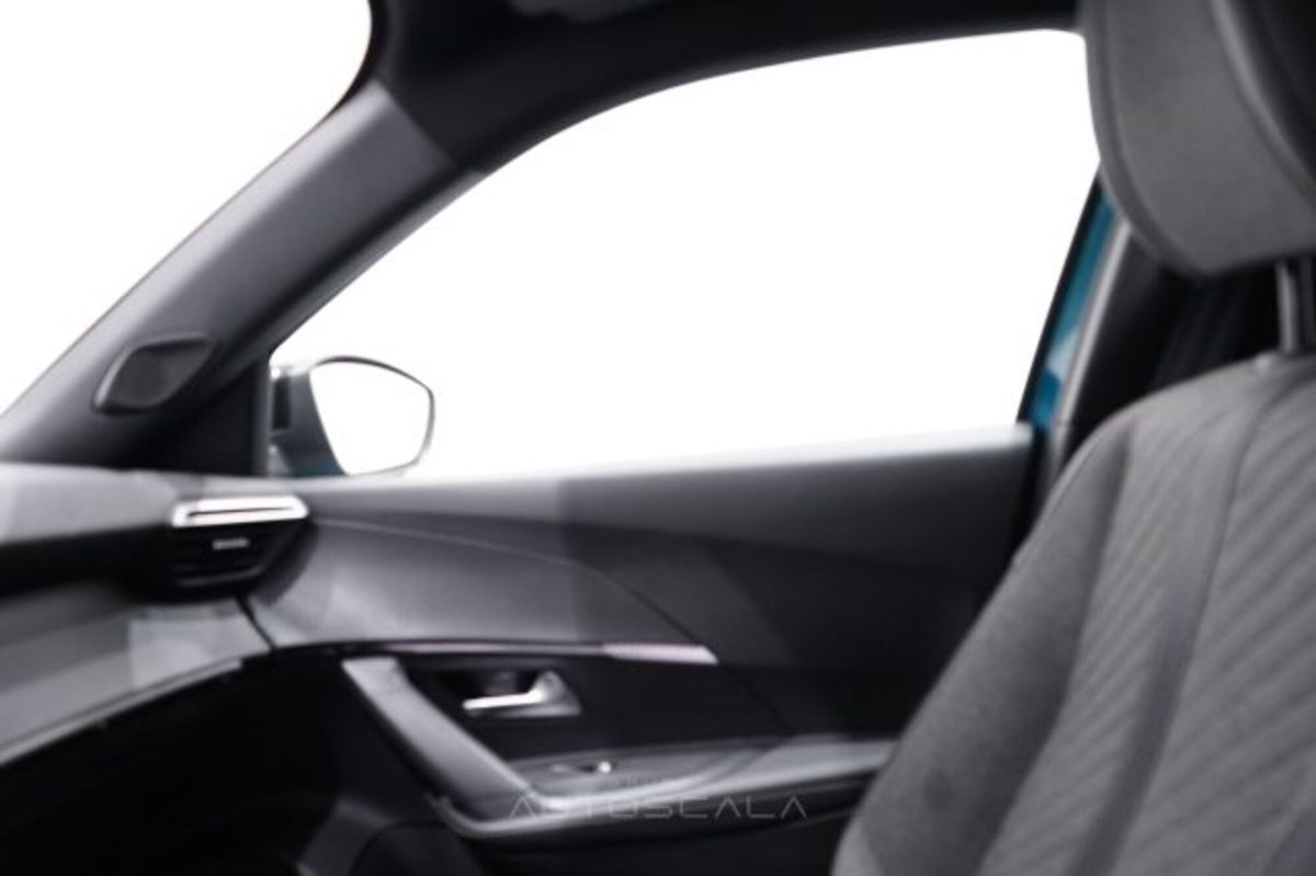 Peugeot 2008 1.2 puretech Allure s&s 100cv (16)