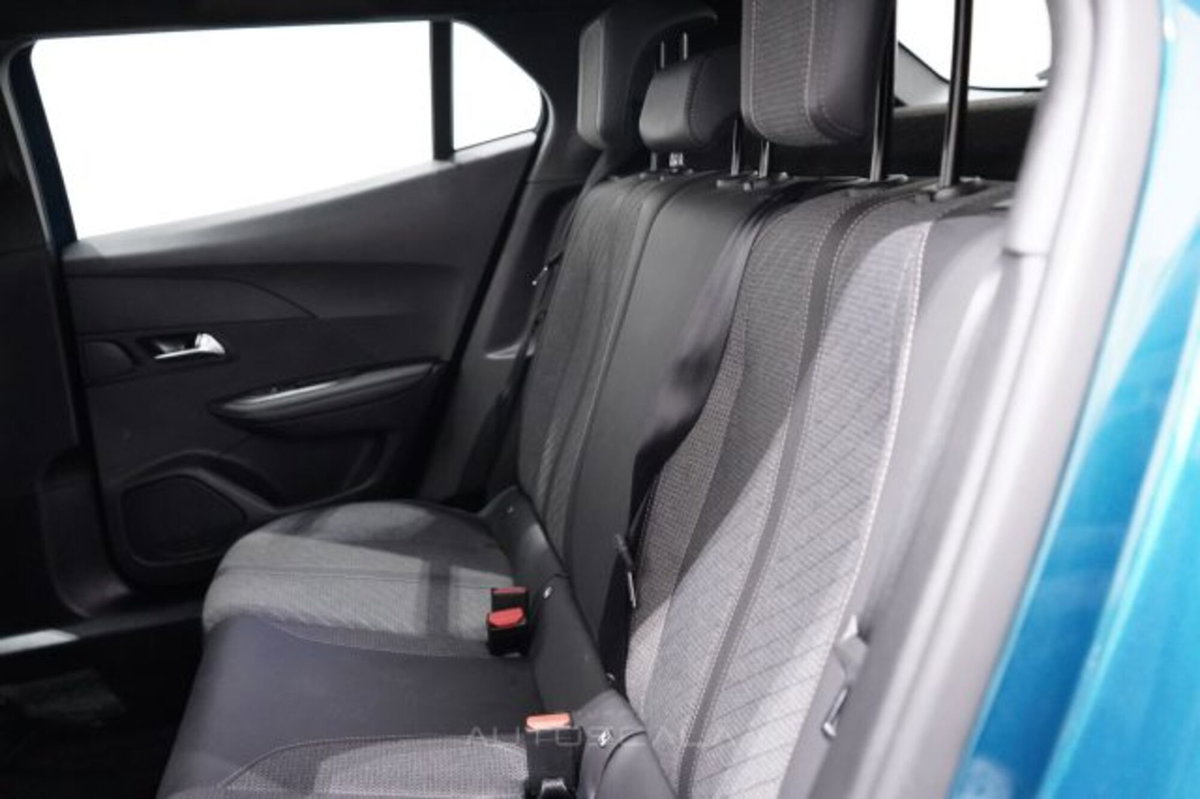 Peugeot 2008 1.2 puretech Allure s&s 100cv (20)