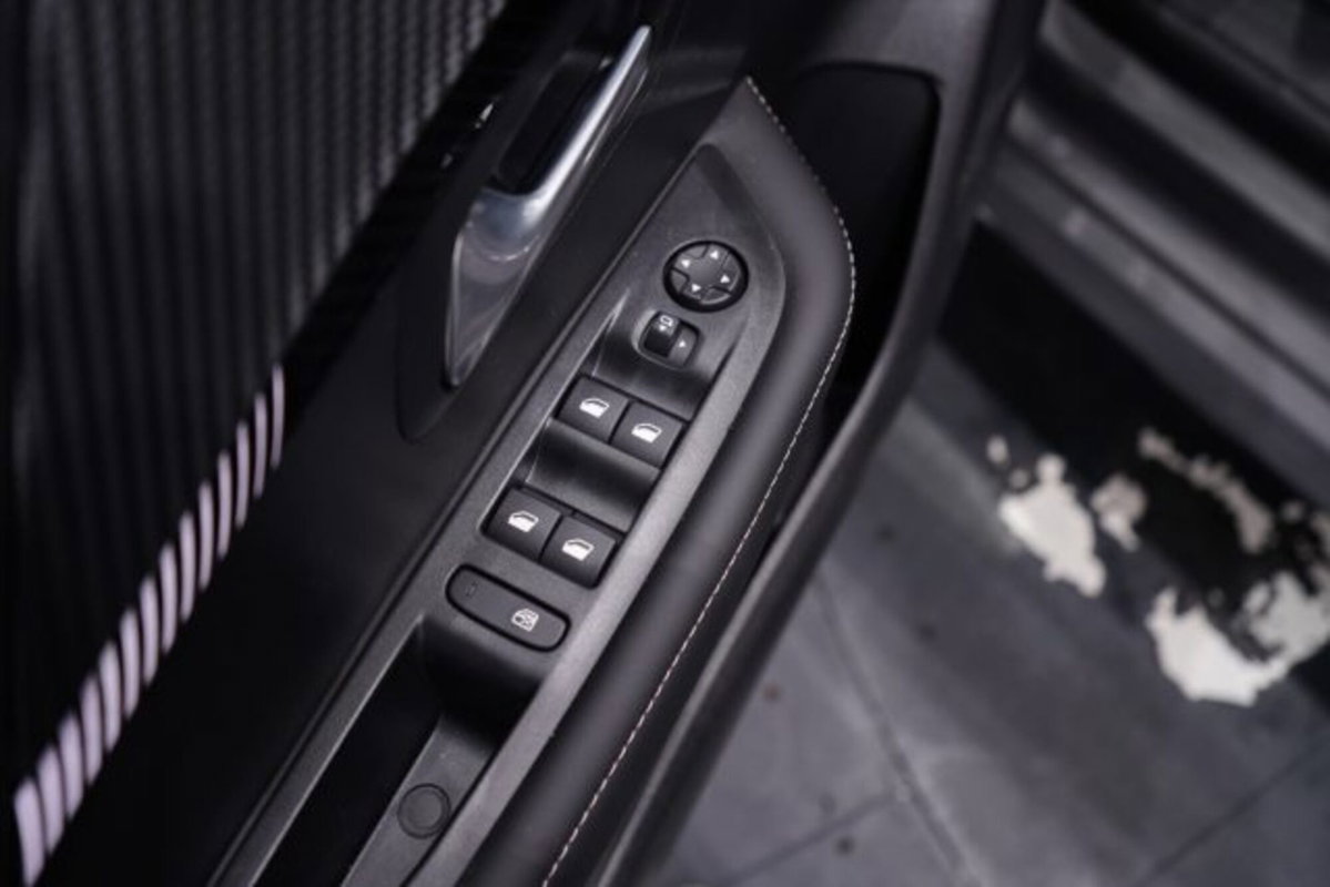 Peugeot 208 1.2 hybrid Active 100cv e-dcs 6 (10)