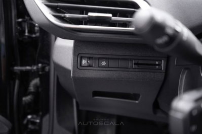 Peugeot 3008 PureTech Turbo 130 S&S EAT8 Active Pack (12)
