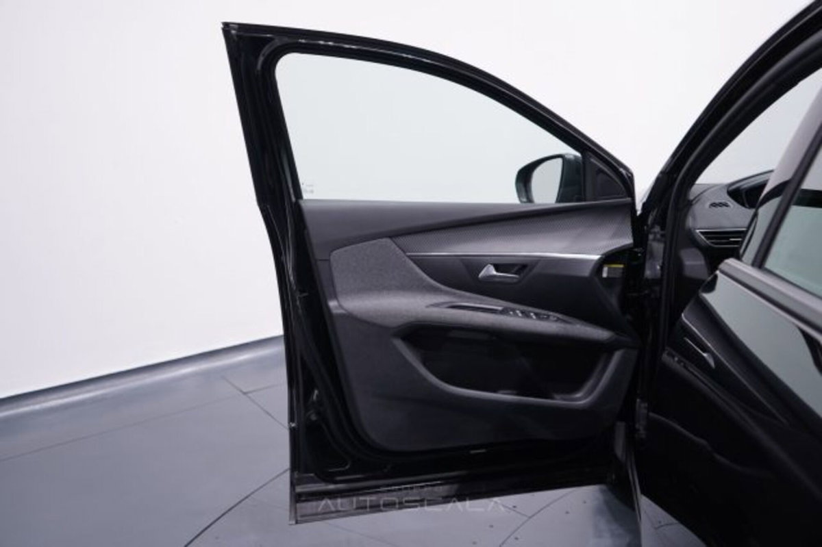 Peugeot 3008 PureTech Turbo 130 S&S EAT8 Active Pack (8)