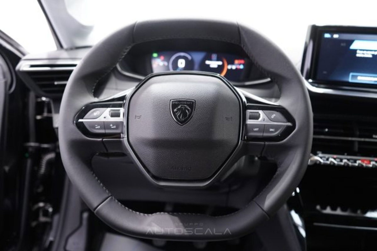 Peugeot 208 1.2 puretech Active s&s 100cv (13)