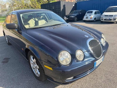 Jaguar S-Type 3.0 V6 Executive (2)