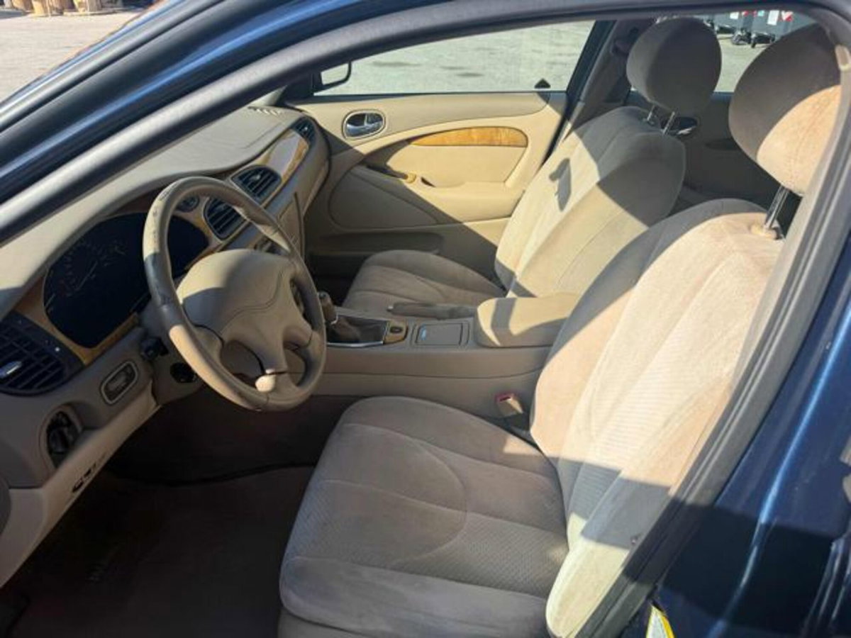 Jaguar S-Type 3.0 V6 Executive (3)