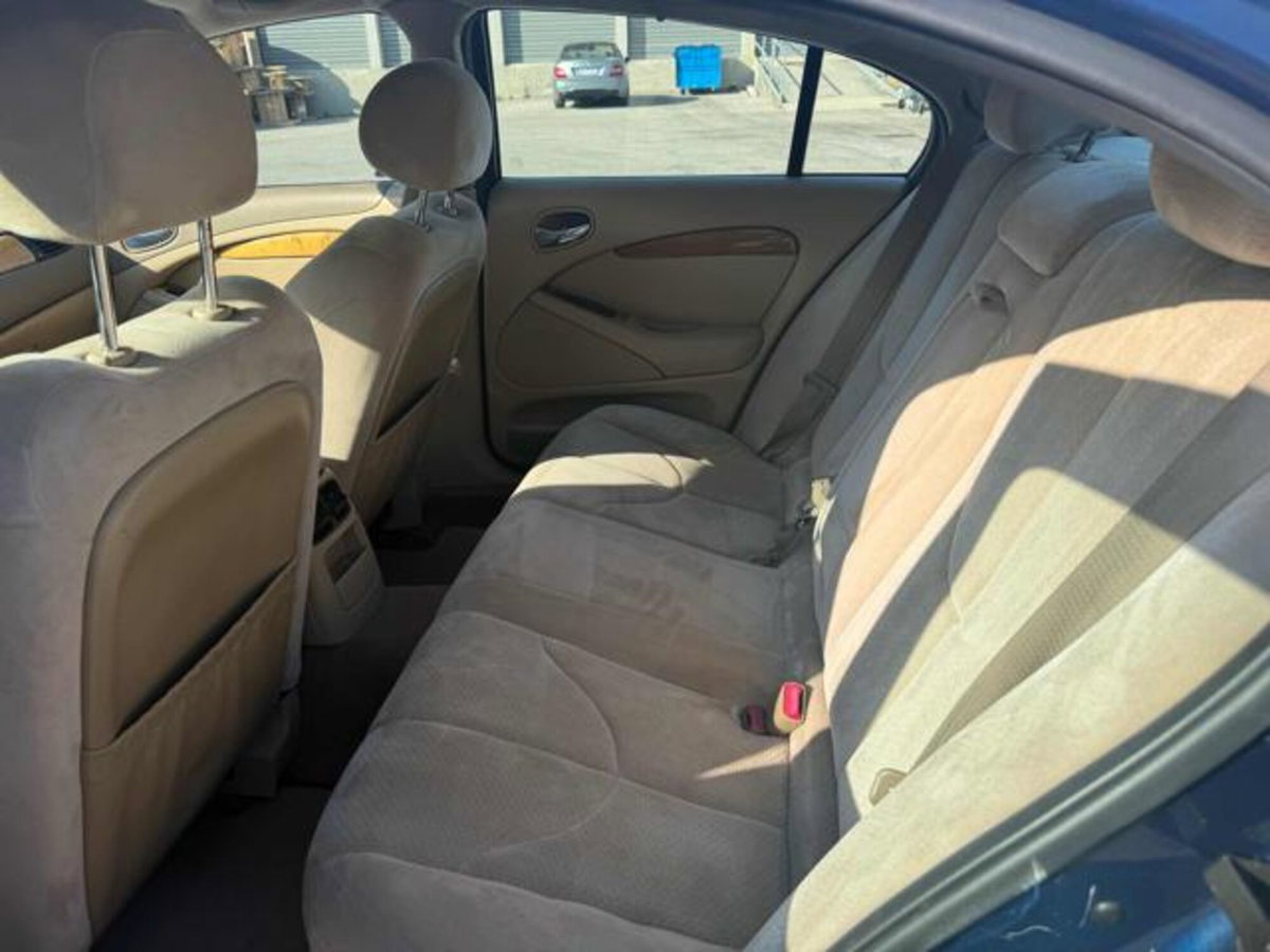 Jaguar S-Type 3.0 V6 Executive (4)