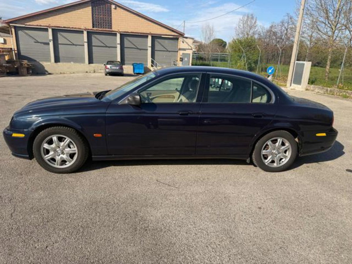 Jaguar S-Type 3.0 V6 Executive (6)