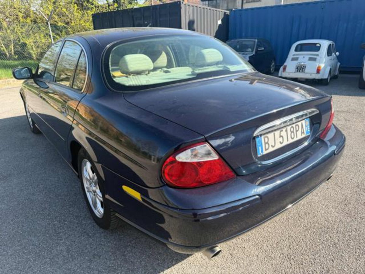 Jaguar S-Type 3.0 V6 Executive (7)