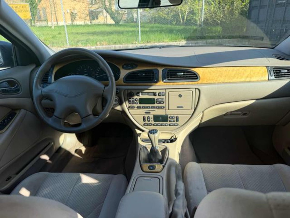 Jaguar S-Type 3.0 V6 Executive (15)