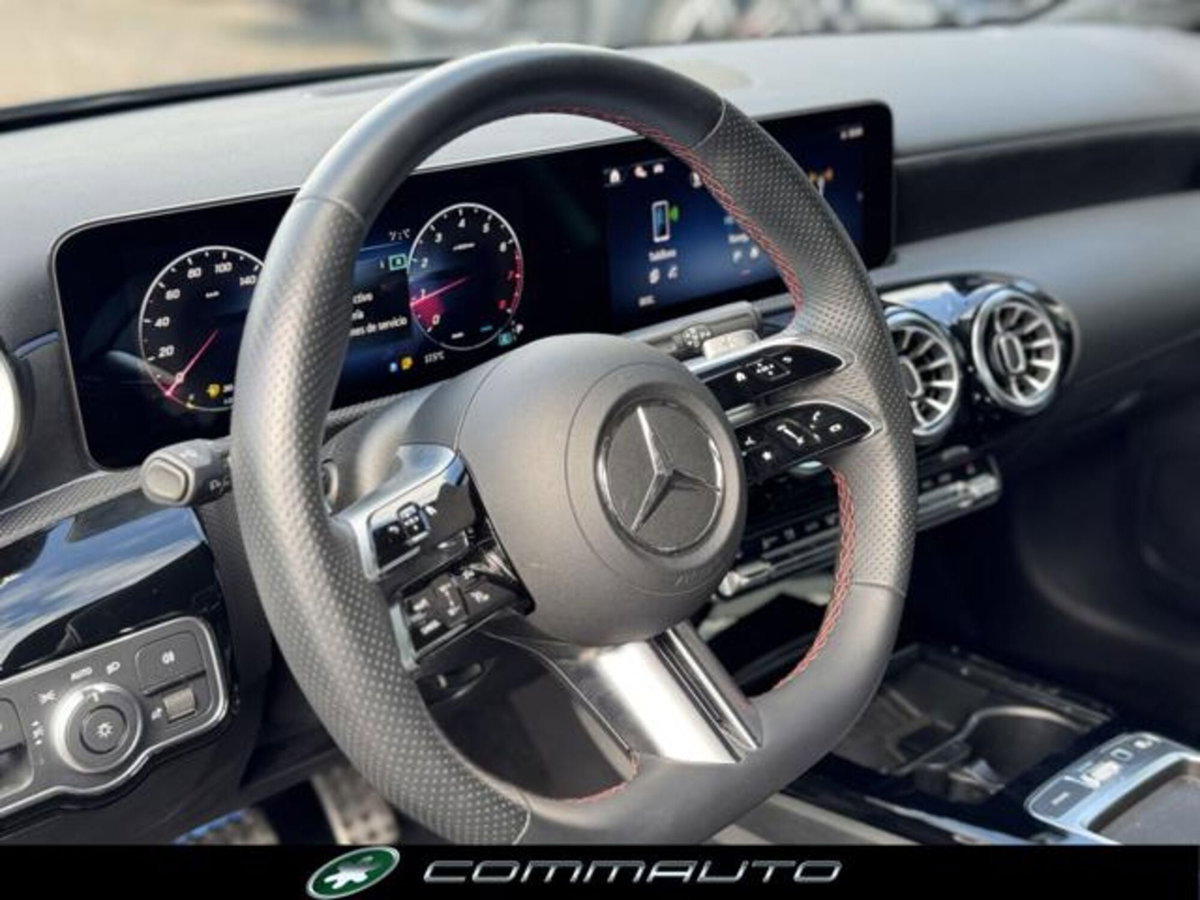 Mercedes-Benz Classe A 180 AMG Line Premium Plus auto (11)