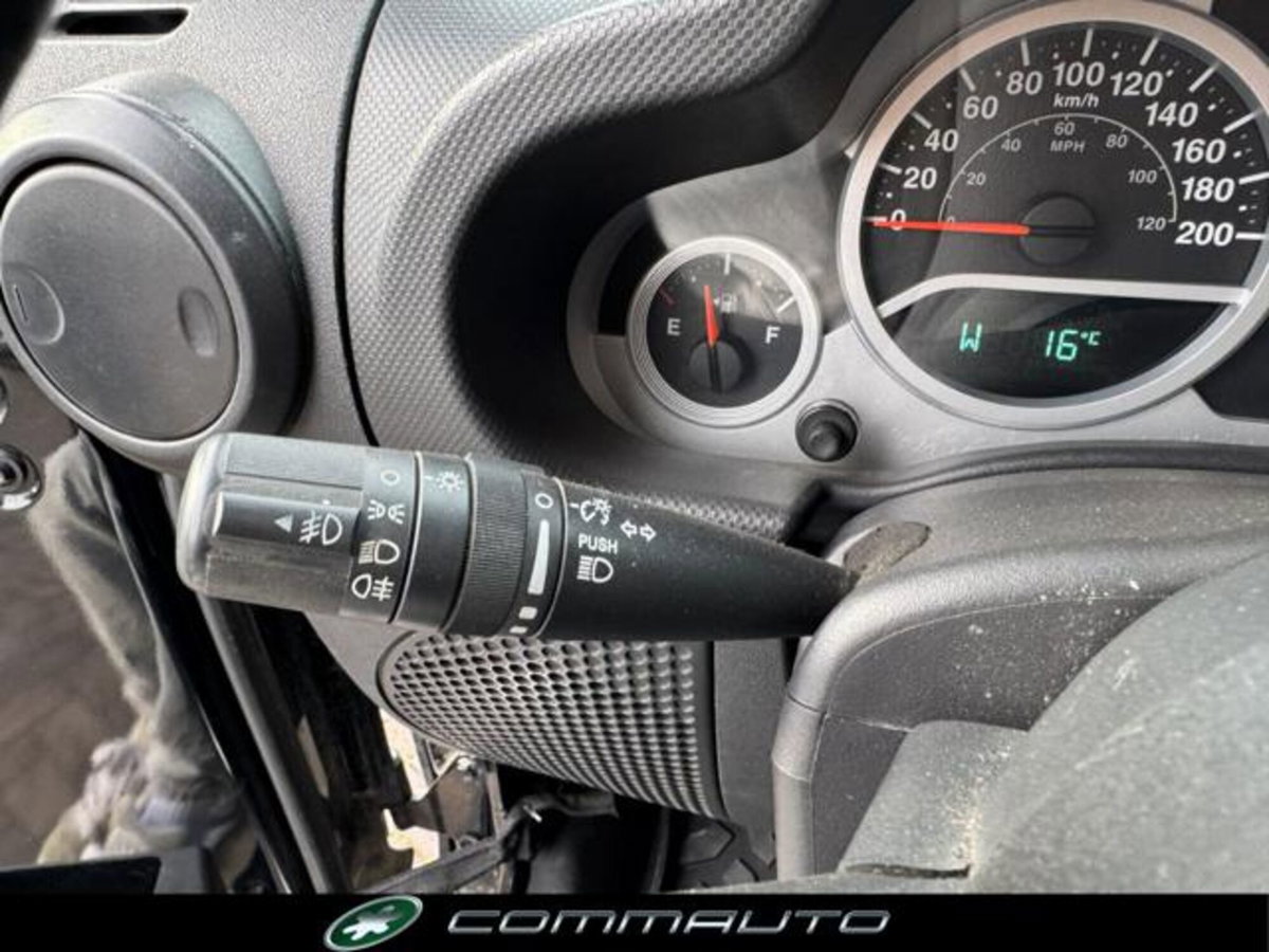 Jeep Wrangler Unlimited 2.8 CRD Sahara (12)
