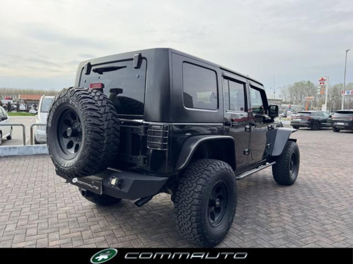 Jeep Wrangler Unlimited 2.8 CRD Sahara (4)