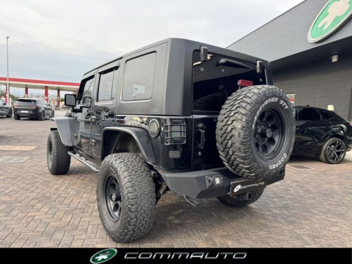 Jeep Wrangler Unlimited 2.8 CRD Sahara (6)