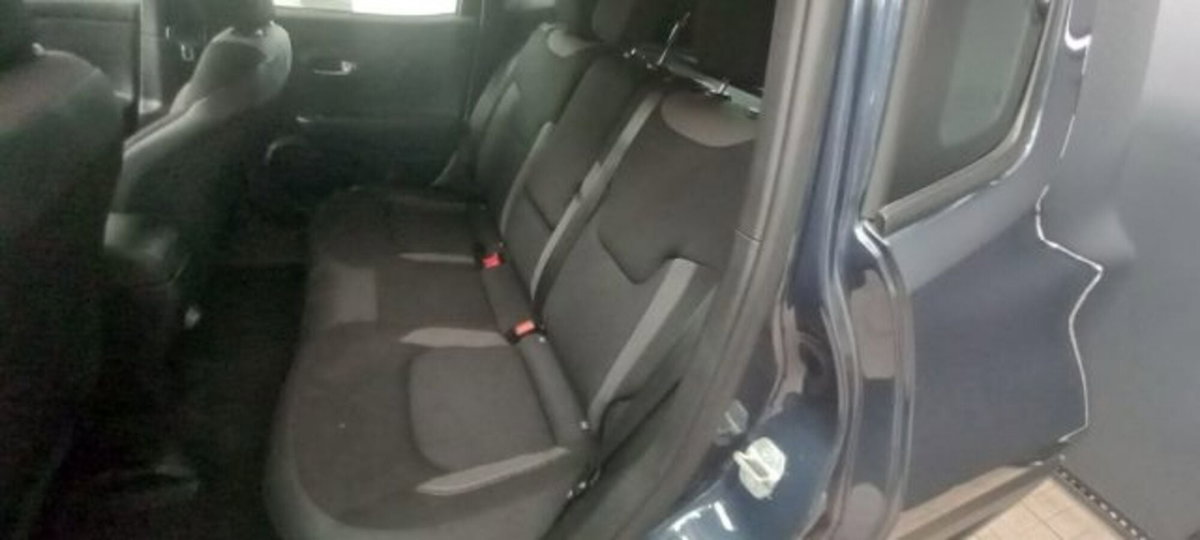 Jeep Renegade 1.6 Mjt 130 CV Limited (8)