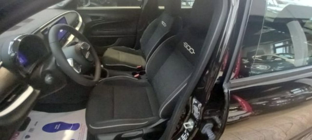Fiat 600 1.2 hybrid 110cv auto (5)