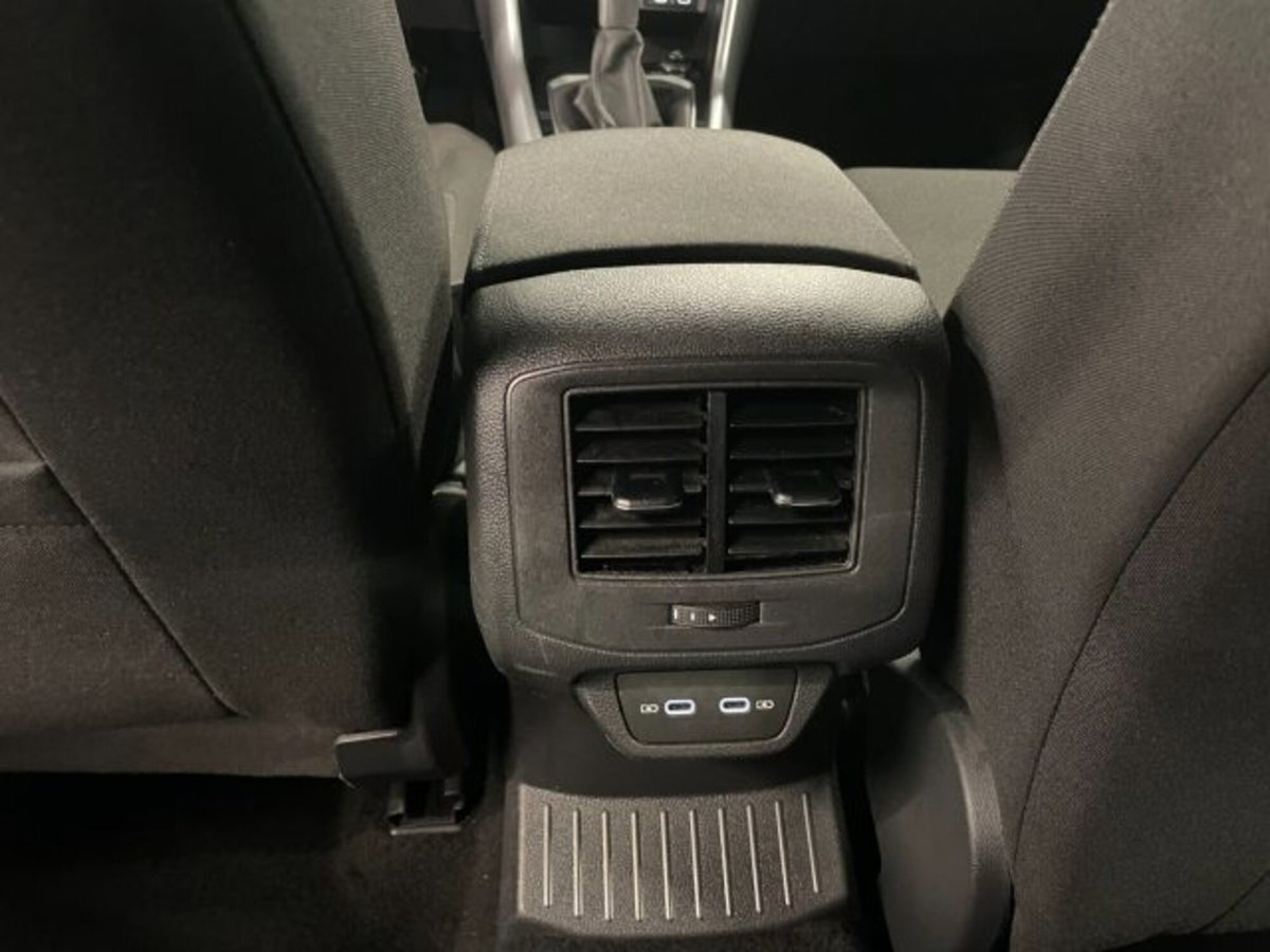 Volkswagen T-Roc 1.5 tsi Life dsg (13)