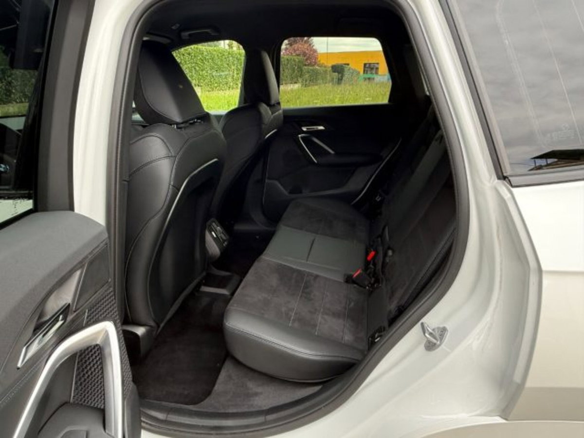 BMW X1 sDrive 18i Msport (8)