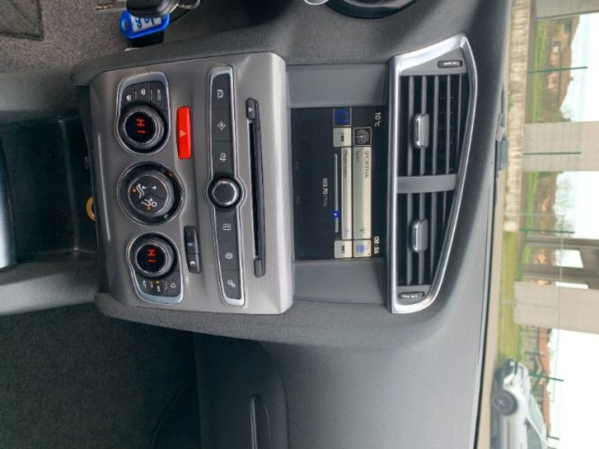 Citroen C4 BlueHDi 100 Feel (16)