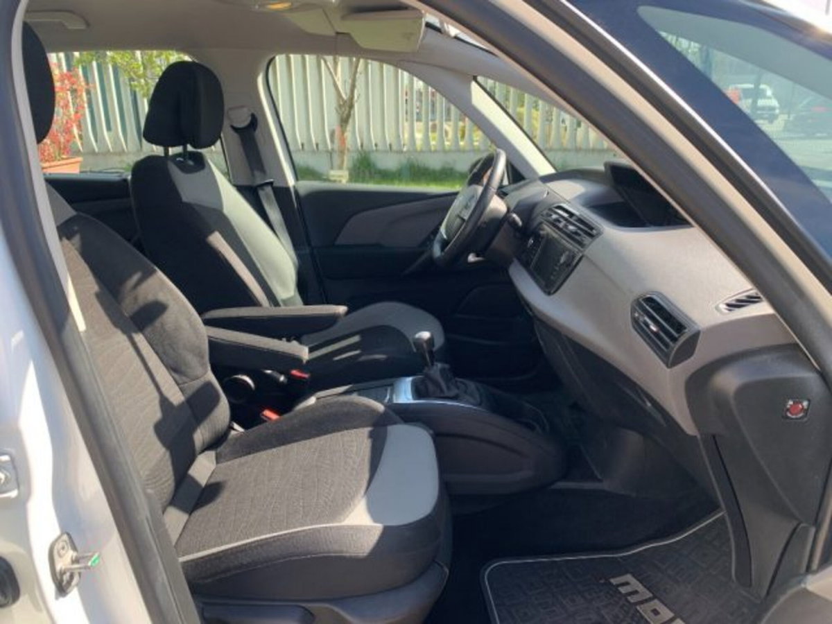 Citroen C4 Picasso 1.6 e-HDi 115 Exclusive (12)