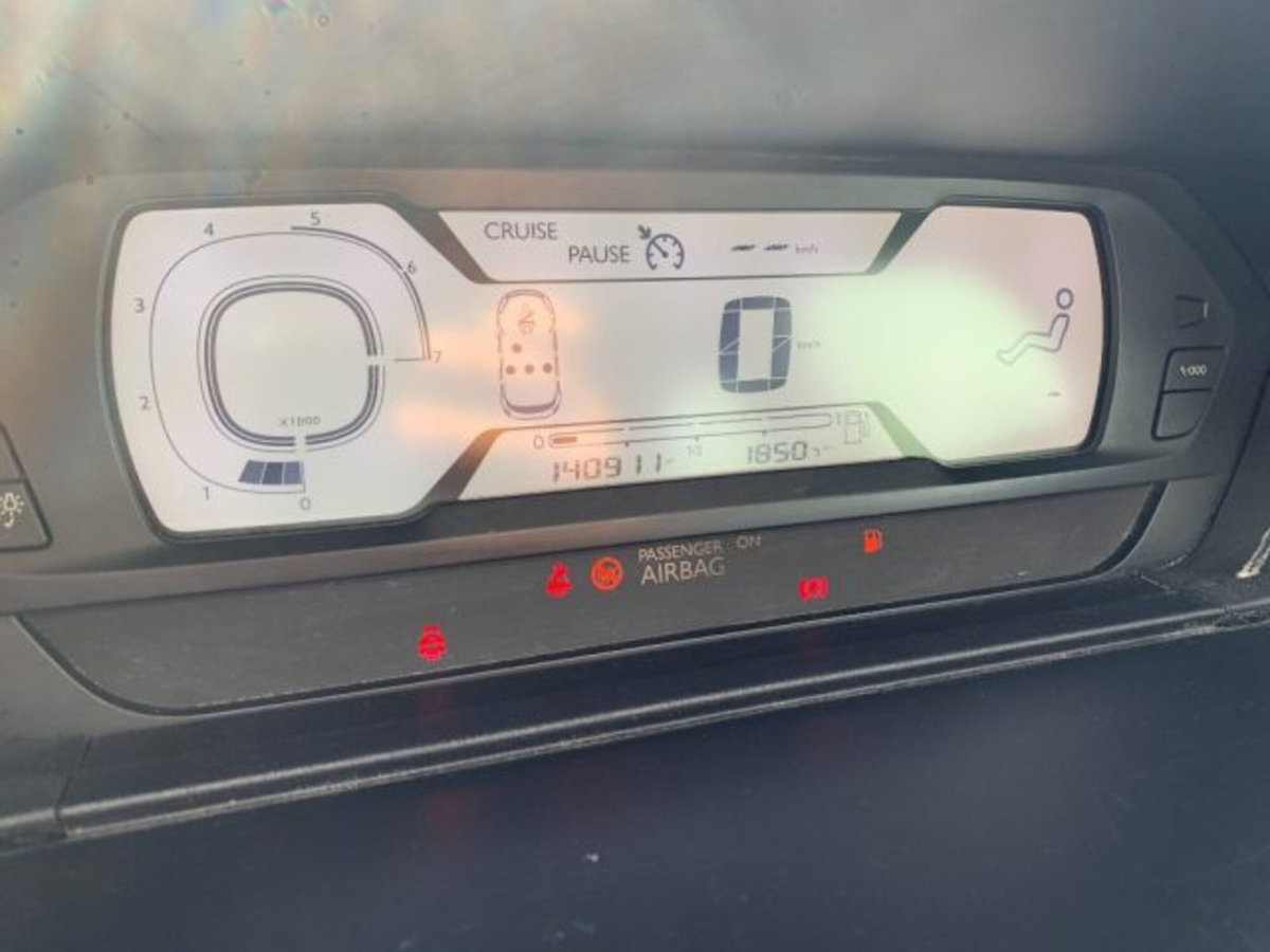 Citroen C4 Picasso 1.6 e-HDi 115 Exclusive (16)