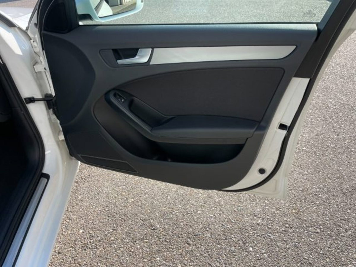 Audi A4 1.8 TFSI 160 CV (15)