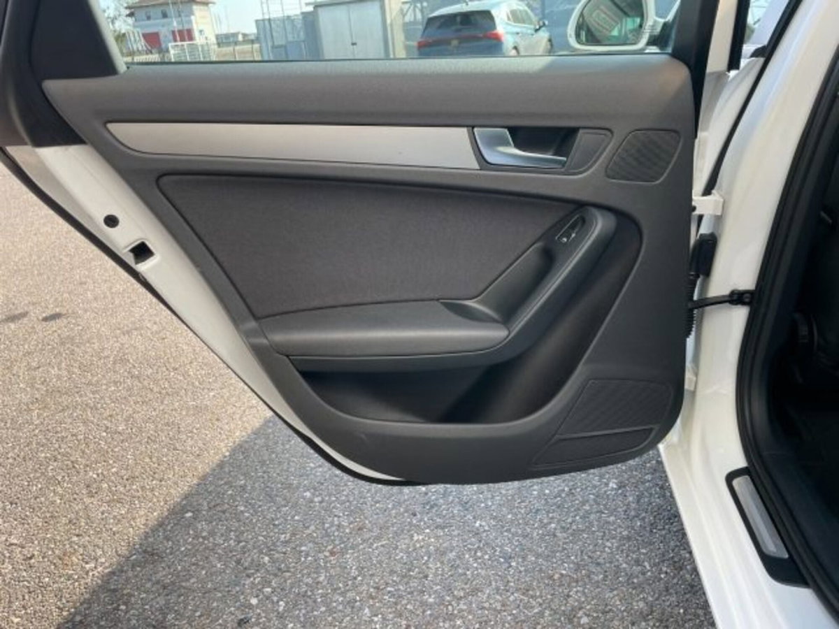 Audi A4 1.8 TFSI 160 CV (16)