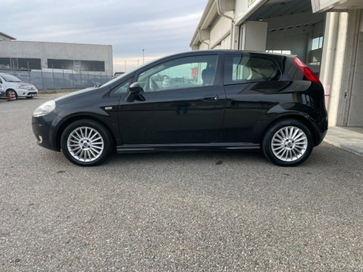 Fiat Grande Punto 1.3 MJT 90 CV 3 porte Emotion (2)